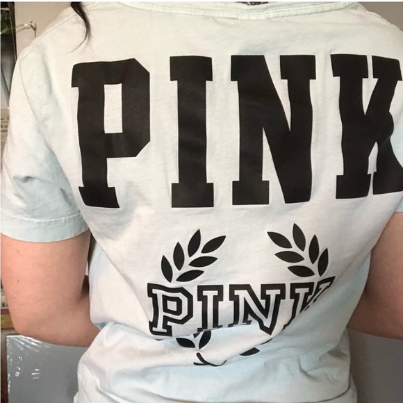 Victoria’s Secret PINK V Neck Logo Light Blue Pocket Graphic Back Top XS - Picture 2 of 3